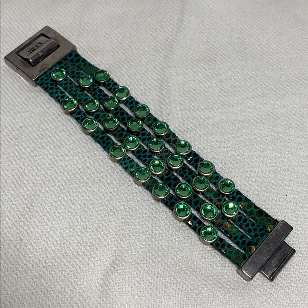 Heet Bracelets - Picture 2 of 7